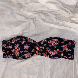 STRAPLESS/BANDEAU BIKINI TOP